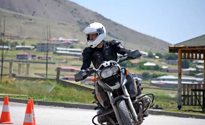 Motosikletli Polis (Yunus) Timlerinin Nefes Kesen Eğitim Süreci
