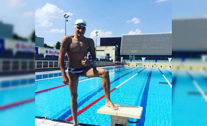 Sakaryalı 17 yaşındaki milli yüzücü Ahmet Mintaz, Fransa’nın başkenti Paris’te