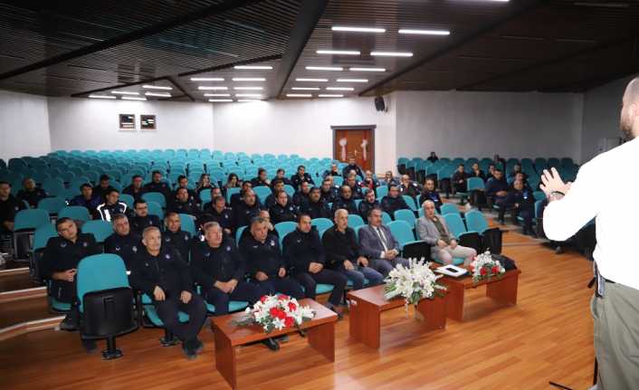 Erzincan Belediyesi Zabıta Müdürlüğü personellerine, İl Emniyet Müdürlüğü’nde görev yapan
