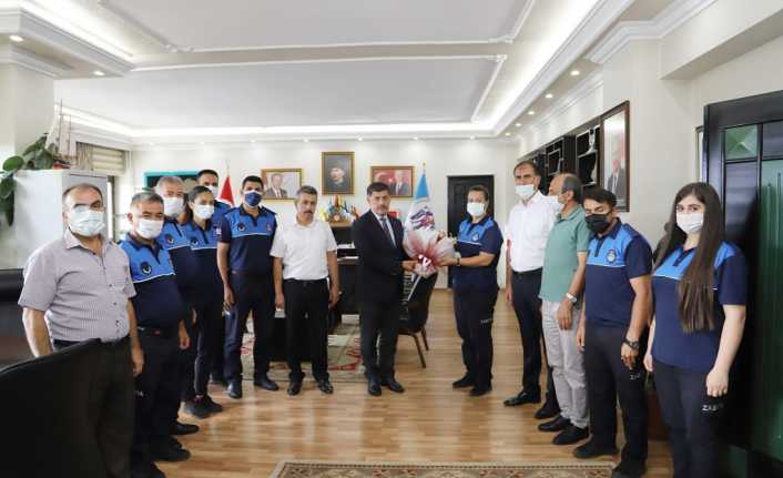 Zabıta personellerinden Başkan Aksun’a ziyaret Erzincan Belediyesi Zabıta Müdürlüğü personelleri, 1-7 Eylül tarihleri arasında kutlanan