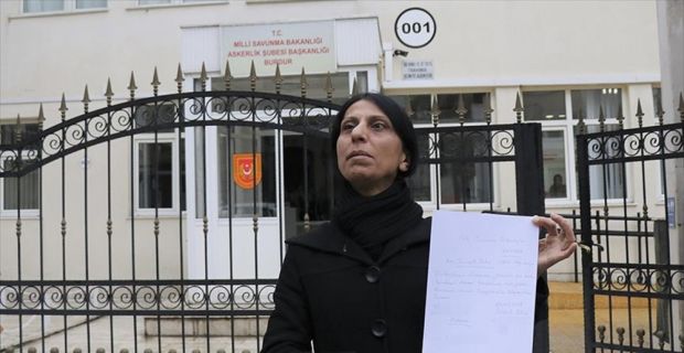 Burdur Askerlik Şubesine başvuran Songül Sütci, "Zeytin Dalı Harekatı"na katılmak