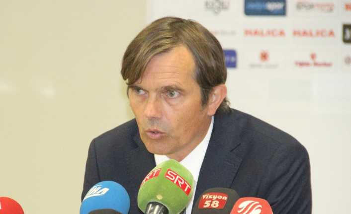 Fenerbahçe Teknik Direktörü Philip Cocu golsüz biten Demir Grup Sivasspor