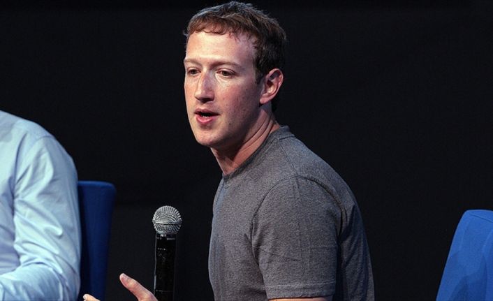 Facebook'un CEO'su Zuckerberg'in ABD Kongresinden veri gizliliği skandalının ardından gelen