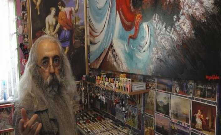Londra’da bulunan Veysel Baba Sanat Galerisi yöneticisi ve Ressam Veysel