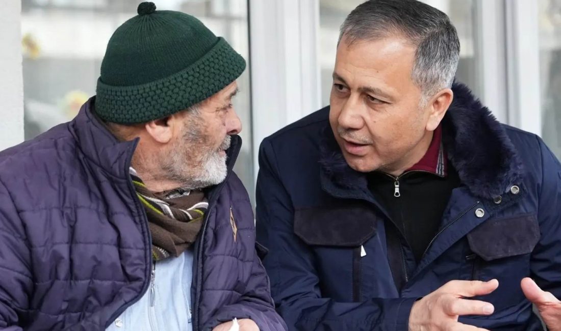 İçişleri Bakanı Yerlikaya Aileleri Ziyaret Etti İçişleri Bakanı Ali Yerlikaya işçilerin ailelerine geçmiş olsun ziyaretinde bulundu.