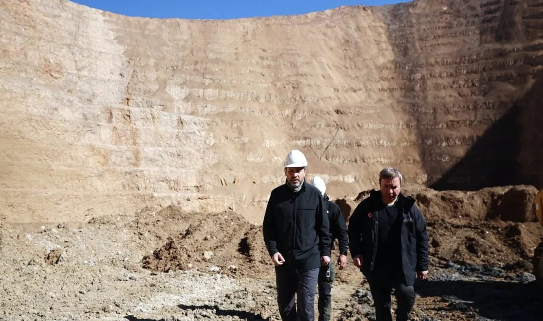 Enerji ve Tabii Kaynaklar Bakanı Alpaslan Bayraktar Erzincan'ın İliç ilçesinde
