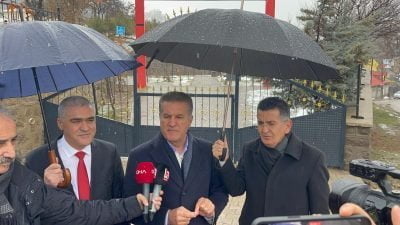 CHP Erzincan Milletvekili Mustafa Sarıgül, Hatay Köprübaşında düzenlenen törene katıldı.