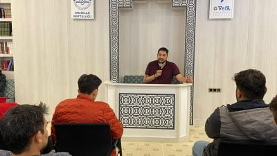 İl Müftüsü Muharrem Gül, öğrenciler ile bir süre hasbihâl ederek,