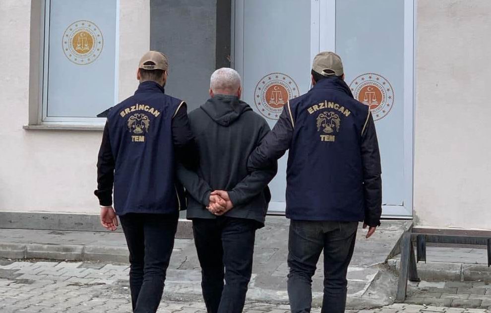 PKK/KCK terör örgütü mensubu aranan 1 şahıs yakalandı. 