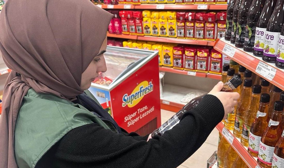 Gıda Denetimleri Devam Ediyor İl Tarım ve Gıda Müdürlüğü Gıda ve Yem Şubesi personeli