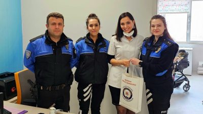 Doktorlar ve sağlık çalışanları ziyaret edildi.