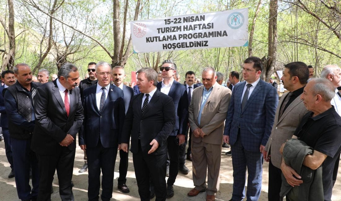 Girlevik Şelalesi'nde "Erzincan Fotoğrafları Sergisi" ve "Yöresel Yemek Tanıtımı" programları