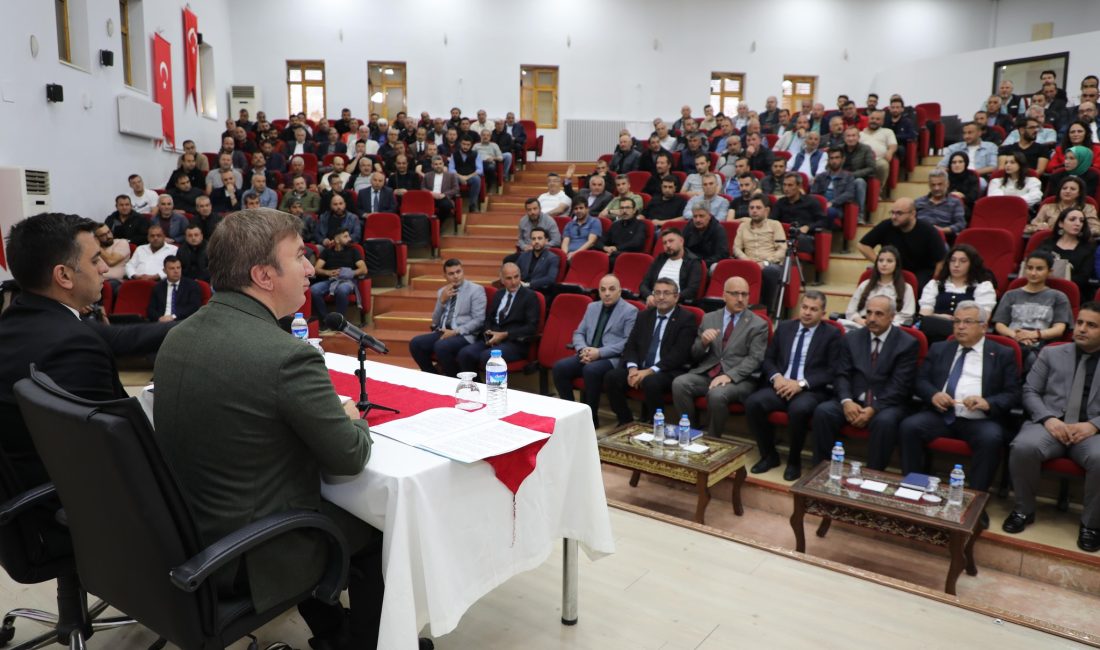 Vali Aydoğdu: Ötekileştirmeden hizmet etmeye devam Erzincan Valisi Hamza Aydoğdu, İl Özel İdaresi personelleriyle bir araya
