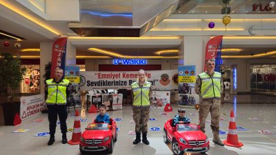 Trafik kuralları hakkında bilgilendirme ve farkındalık yaratmak amacıyla trafik standı