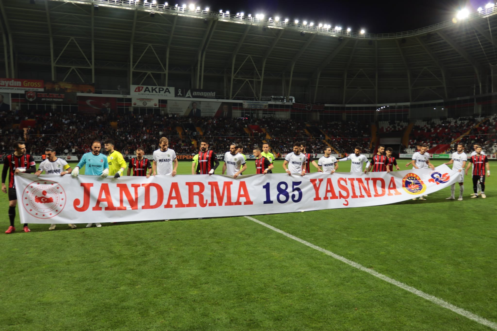 TFF 2. Liğ’de bir üst liğe yükselme için mücadele veren