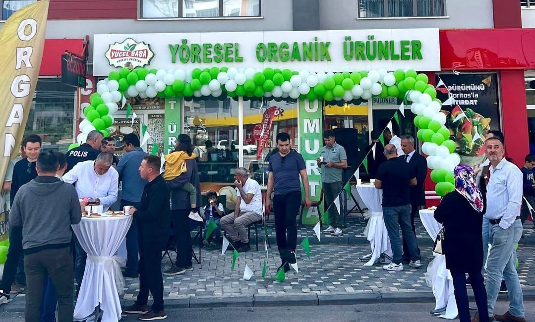 Kayserinin  tüm yöresel lezzetlerinin bir çatıda buluşturan Kayseri Çiftliği