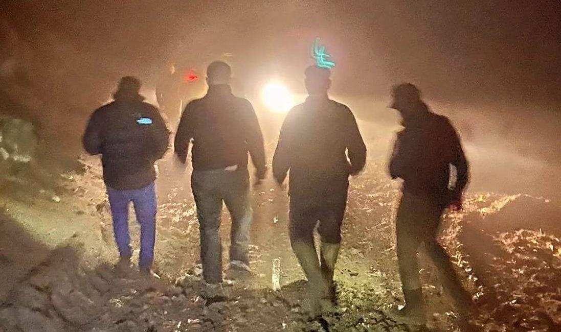 Erzincan'da şiddetli sağanak nedeniyle yaylada mahsur kalan 6 kişiyi AFAD