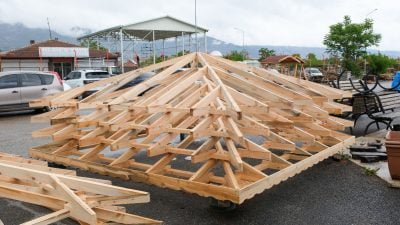 Erzincan Belediyesi Ahşap İmalat Atölyesi Kent Mobilyaları üretimine devam ediyor