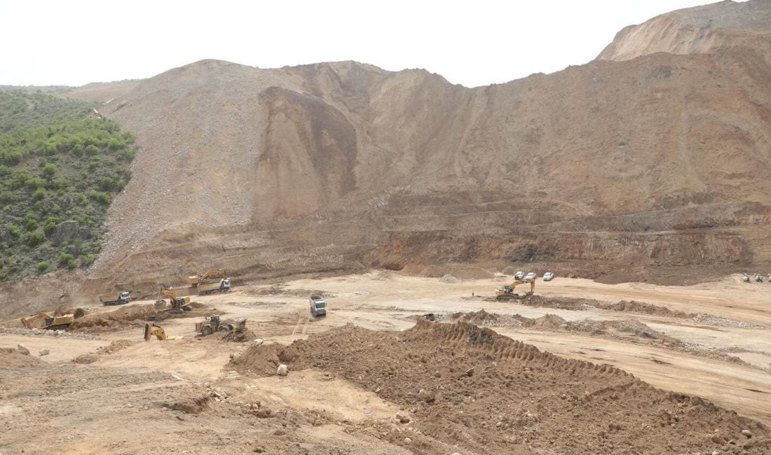 Erzincan'ın İliç ilçesinde meydana gelen göçük sonrası arama faaliyetleri devam