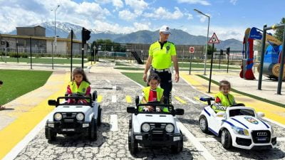 Çocuk Trafik Eğitim Parkı ile Eğlenerek Trafik Eğitiminin Temelleri Atıldı.