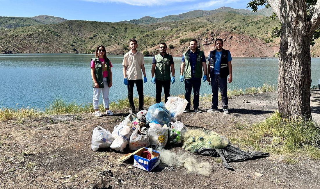 Erzincan Merkezinde bulunan Göyne Barajı’nda kaçak avcıların baraja bıraktığı tırıvırı,