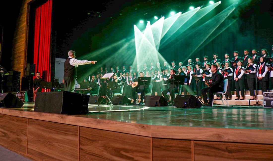 Erzincan Kardeşlik Korosu ilk konser repertuvarını Erzincan Türkülerinden oluşturdu. 