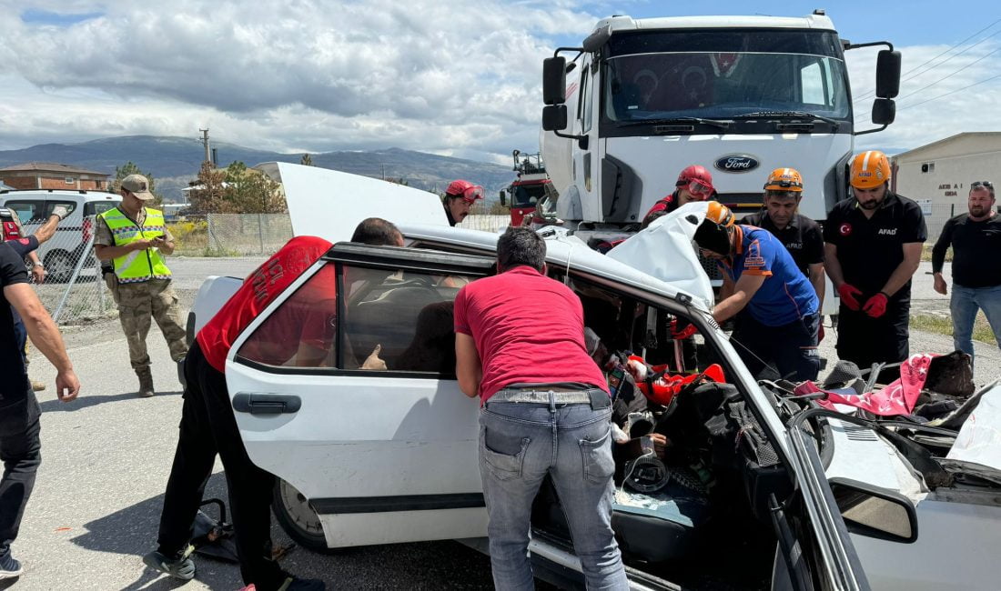 Erzincan’da meydana gelen trafik kazasında 3 kişi yaralandı