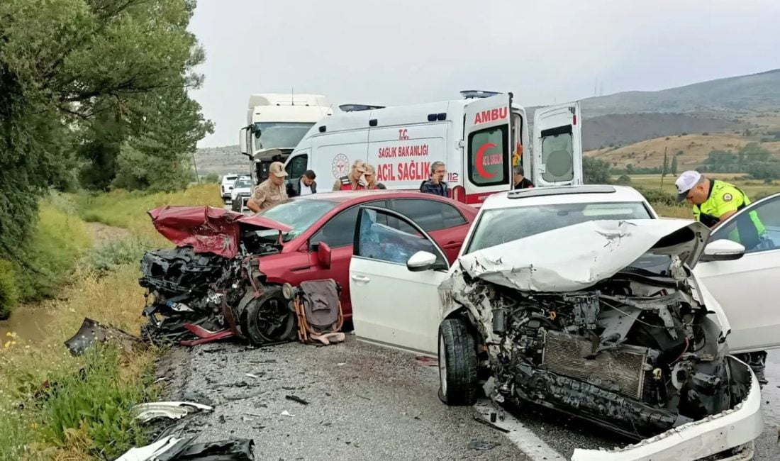 Erzincan’da meydana gelen trafik kazasında 4 kişi yaralandı.