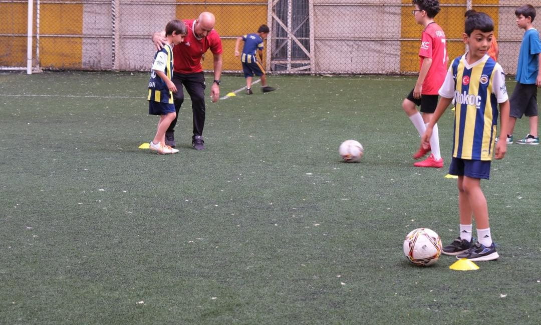 Çocukların hem eğlenmeleri hem de spor yaparak bedensel ve zihinsel