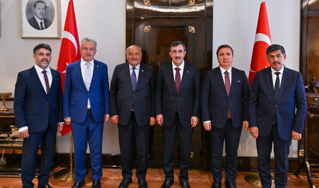 Erzincan’da devam eden ve planlanan projelerin detayları üzerine görüşmeler yapıldı.