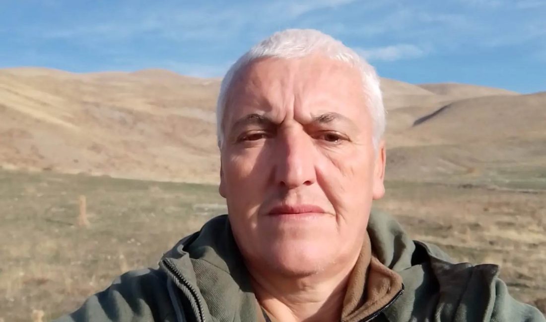 Erzincan'da çatıdan düşerek ağır yaralanan işçi, kaldırıldığı hastanede hayatını kaybetti.