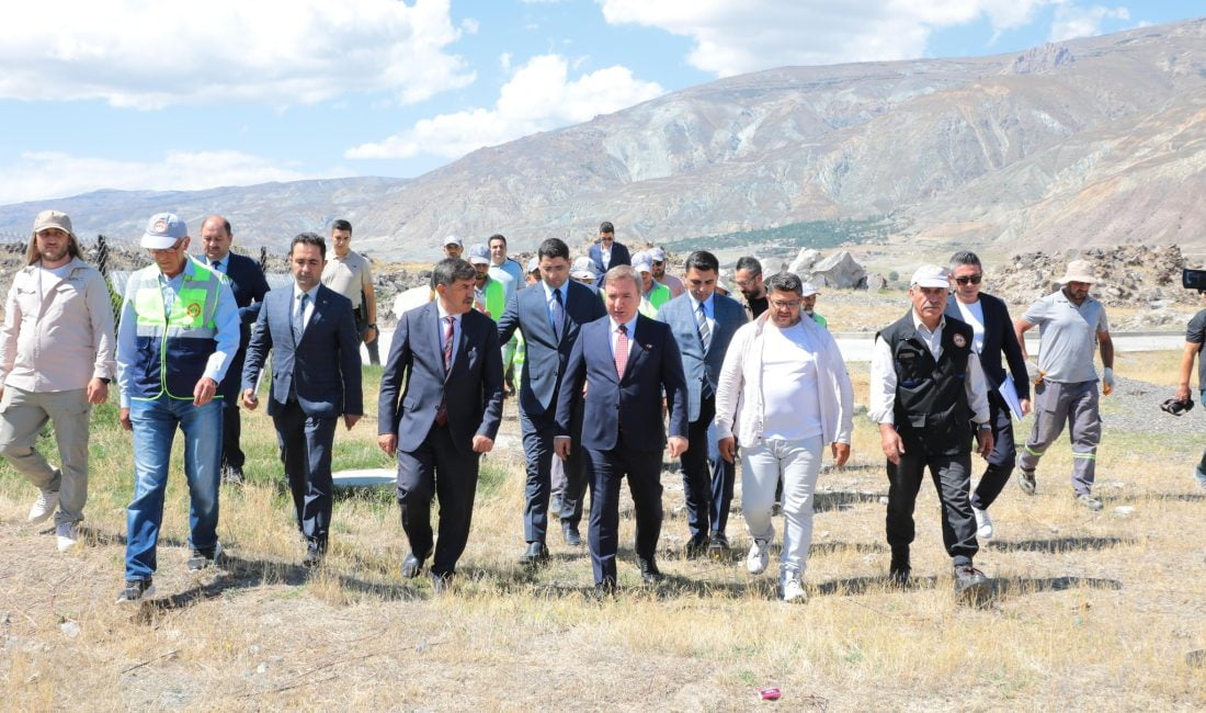 Erzincan’da Jeofizik Etüd Çalışmaları İncelendi
Ekşisu bölgesinde yürütülen “Jeofizik Etüd” çalışmalarını yerinde inceledi.