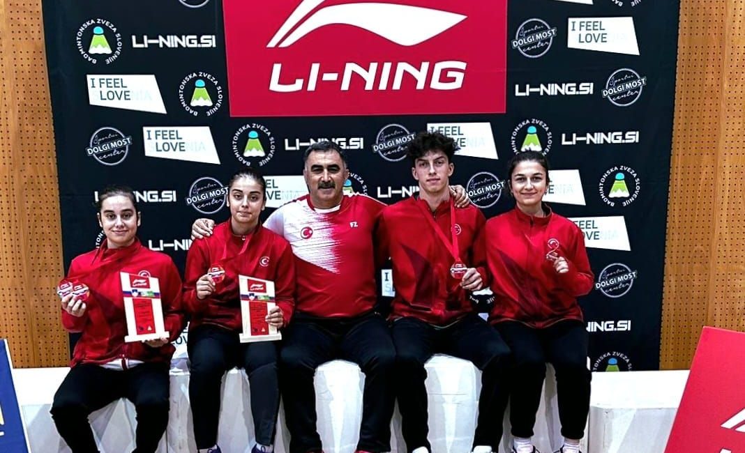 Milli sporcular, turnuvada iki farklı kategoride final oynama başarısı göstererek