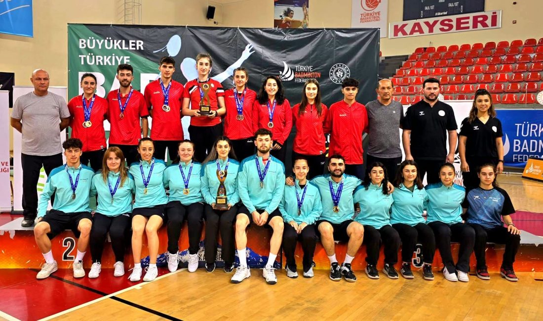 Büyükler Badminton Türkiye Şampiyonasında Erzincanlı sporcular Türkiye Şampiyonu oldular.