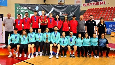 Büyükler Badminton Türkiye Şampiyonasında Erzincanlı sporcular Türkiye Şampiyonu oldular.