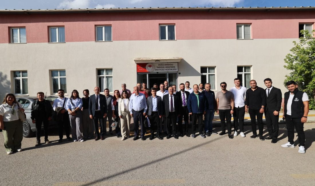 Toplantıda projenin geldiği nokta ile projeyi sahada yürüten birimlerin raporları