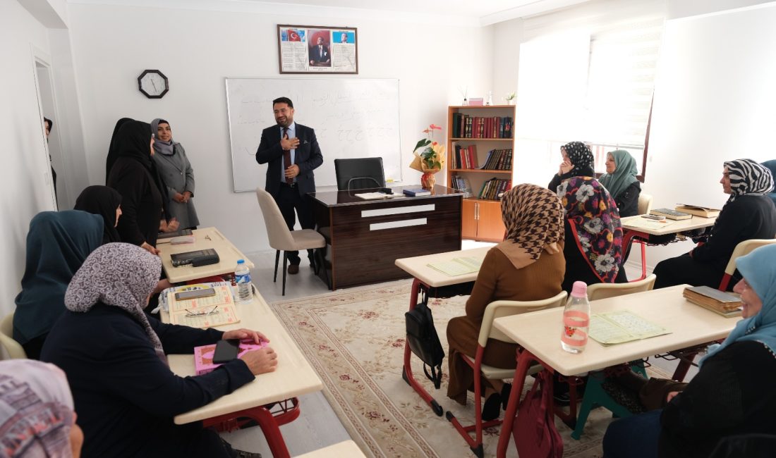 Erzincan İl Müftüsü İsmail Fakirullahoğlu, Müftü Yardımcısı Gülay Demirci ile