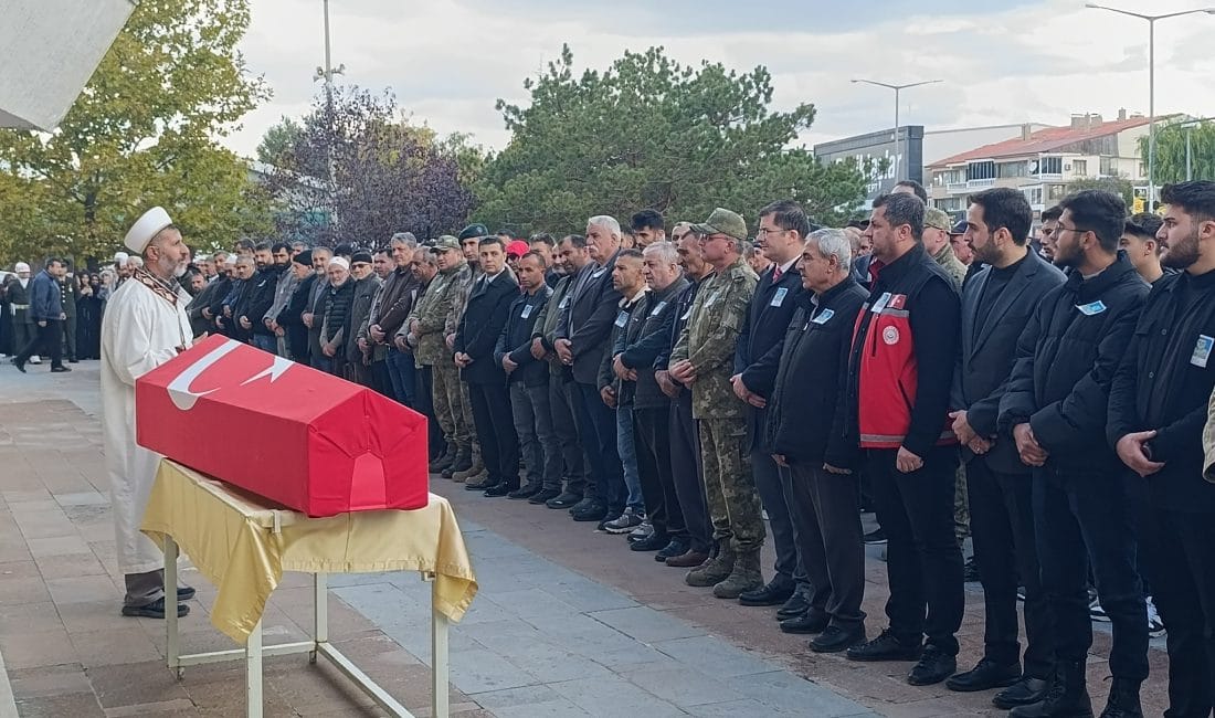 Erzincan’da Vefat eden Kore Gazisi Ezelhan Yıldız son yolculuğunu uğurlandı.