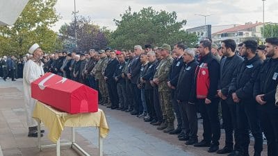 Erzincan’da Vefat eden Kore Gazisi Ezelhan Yıldız son yolculuğunu uğurlandı.