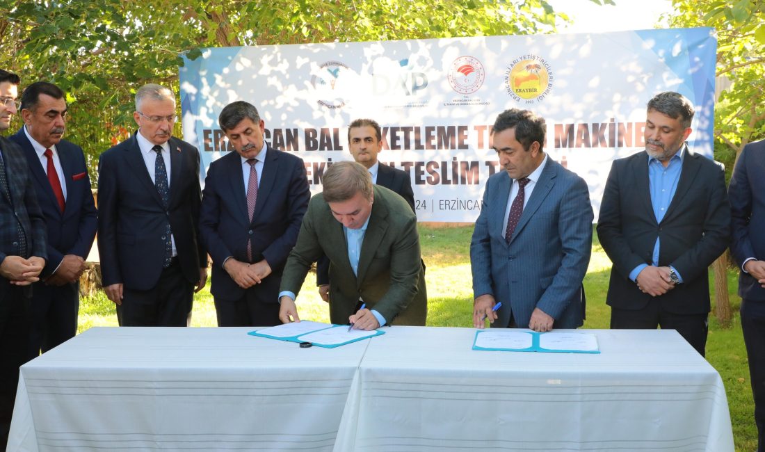 Erzincan’da kurulacak olan bal paketleme tesisi için bugün imzalar atıldı.