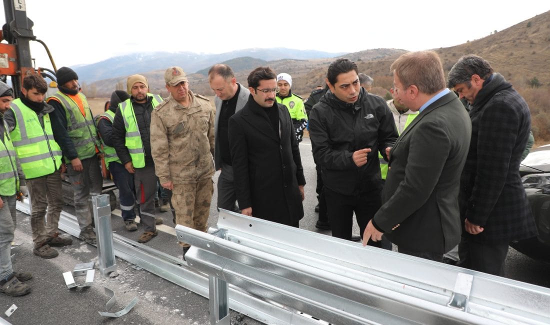 Refahiye Yoluna Çelik Bariyer Yerleştiriliyor Erzincan’ın Refahiye ilçesi sınırlarında meydana gelen trafik kazalarının önüne geçmek