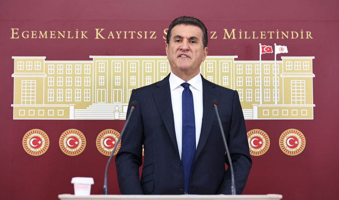 CHP Erzincan Milletvekili Mustafa Sarıgül, TBMM’de bir basın toplantısı düzenleyerek