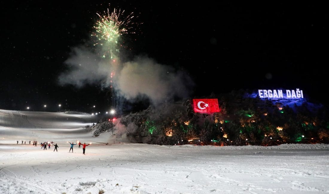 Ergan Dağı Kayak Merkezi Türkiye'de Kayak Sezonunu Açan İlk Kayak