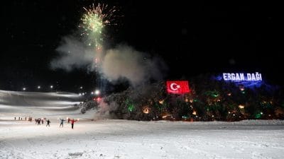 Ergan Dağı Kayak Merkezi Türkiye'de Kayak Sezonunu Açan İlk Kayak