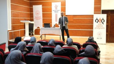 Yaşlı Hakları konusunda sunum gerçekleştirildi.