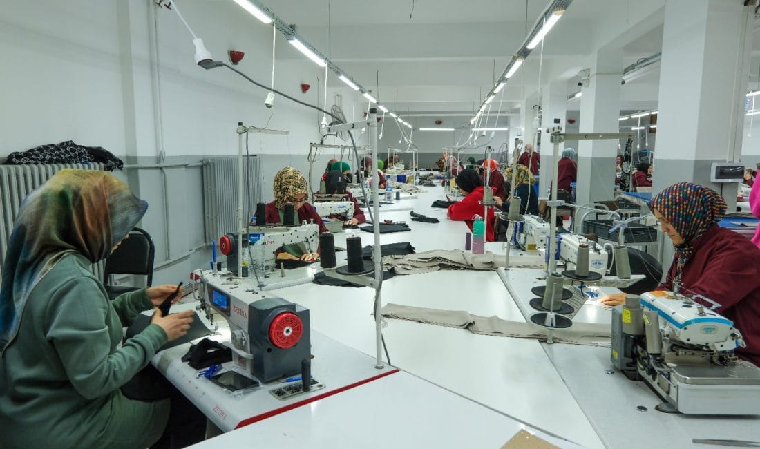 Erzincan Belediyesi Tekstil Üretim Atölyesi kadın istihdamına katkı sağlamaya devam