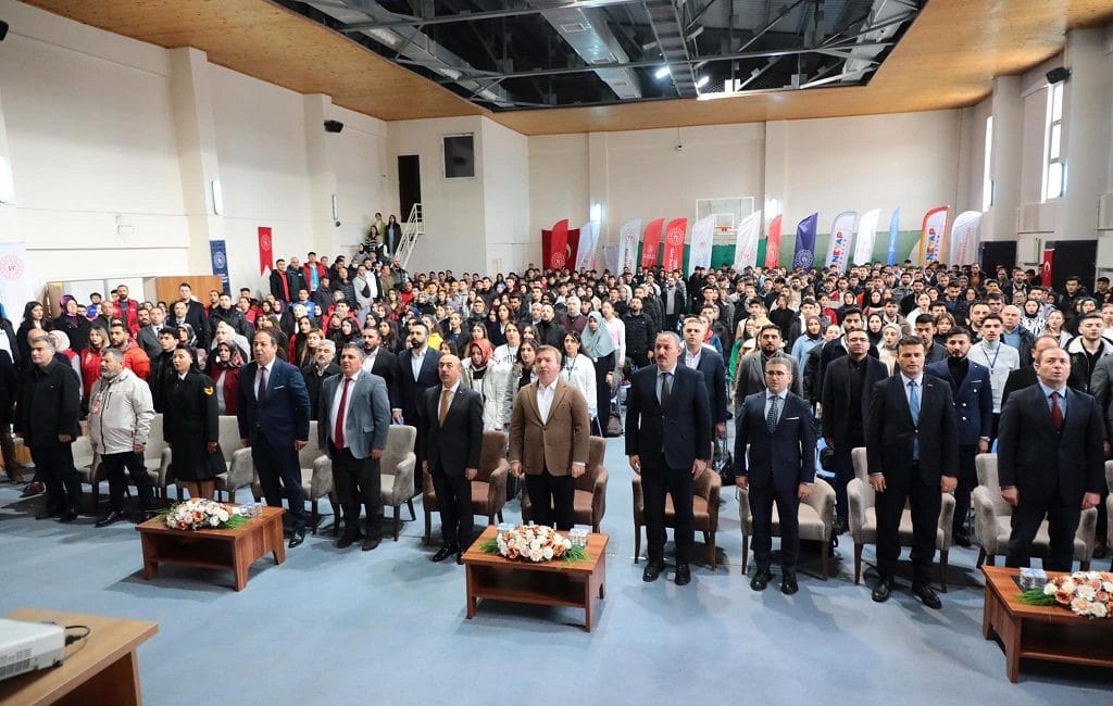 Erzincan’da Gençlerin ulusal politikaları şekillendirmesinde aktif katılım sağlamak ve görüşlerini