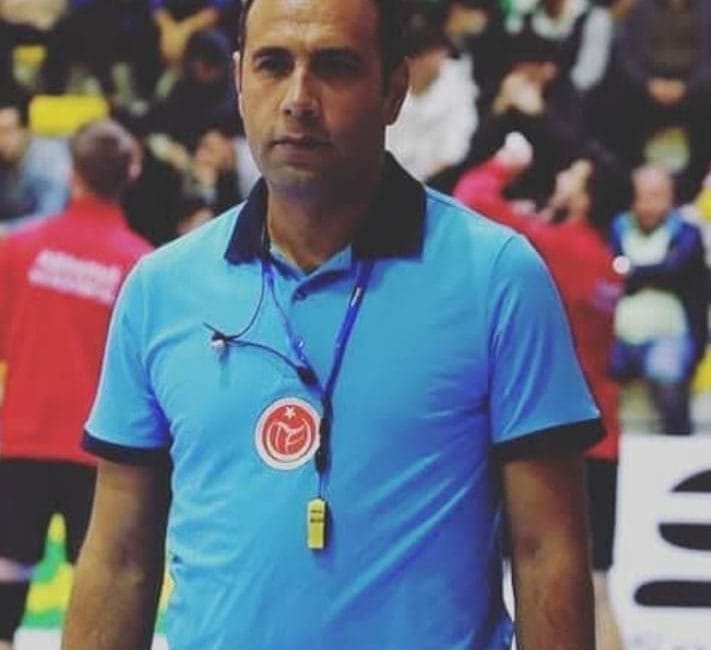 Değerli hakemimize bu önemli müsabakada başarılar diliyoruz.