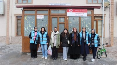 Erzincan Öğrenci Yurdu öğrencileri, "Oyun Arkadaşım" projesi kapsamında Aydınlık Evler