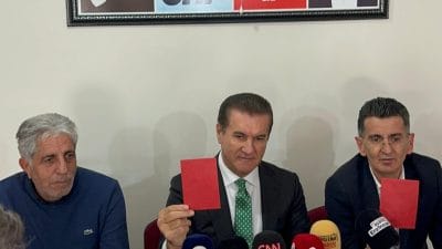 CHP Erzincan Milletvekili Mustafa Sarıgül, CHP Erzincan İl Başkanlığında bir
